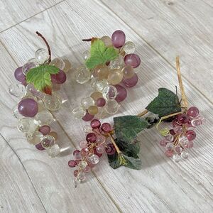 Vintage Purple Lucite Glass Grape Cluster Bunch with Leaf Lot of 4 Fruit Decor